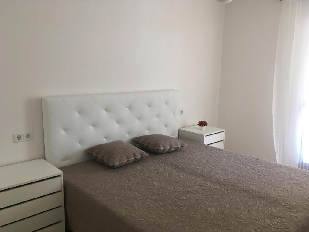 2-Bedroom And Living Room Apartment Near Campoamor Beach Екстериор снимка