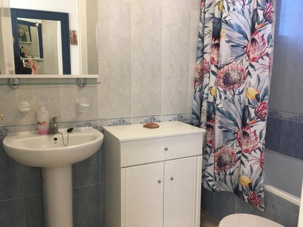 2-Bedroom And Living Room Apartment Near Campoamor Beach Екстериор снимка